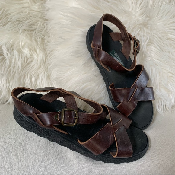 Vintage Roots Woven Brown Leather Buckle Sandals - Picture 12 of 13